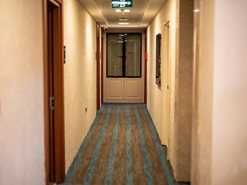 Lobby and reception 7