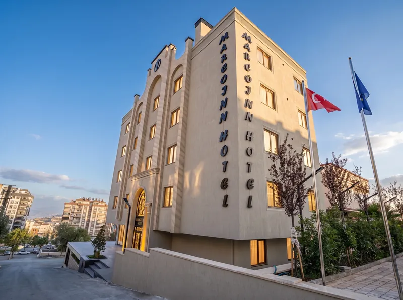 Exterior 4